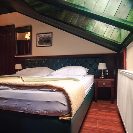 Shoemaker Irish Pub & Accommodation Кельце Экстерьер фото