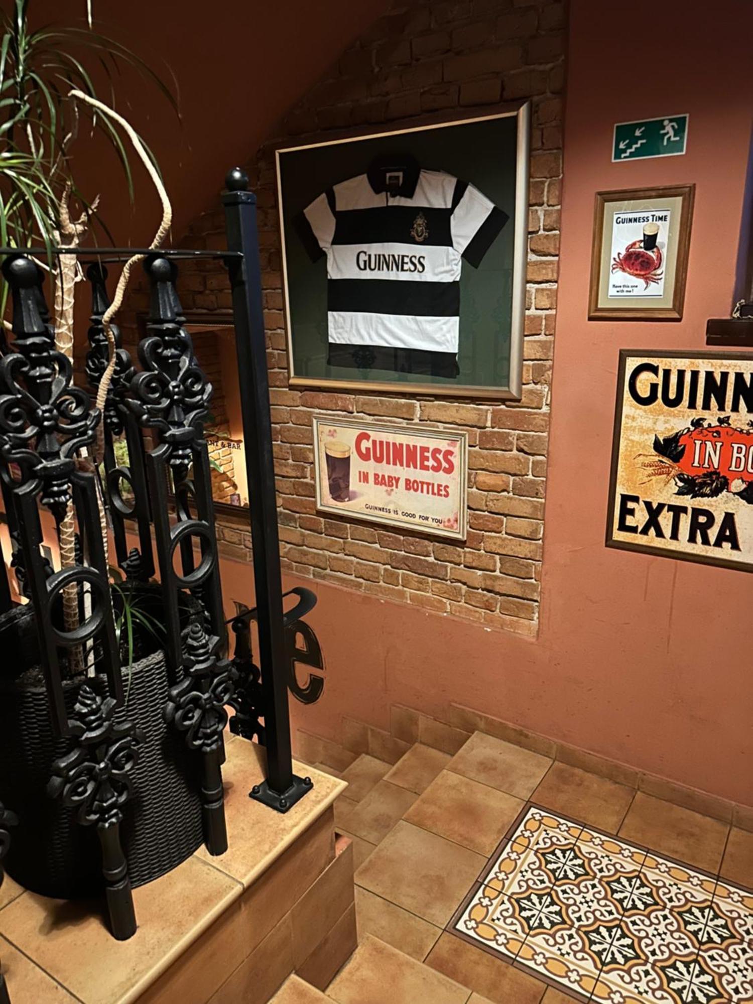 Shoemaker Irish Pub & Accommodation Кельце Экстерьер фото