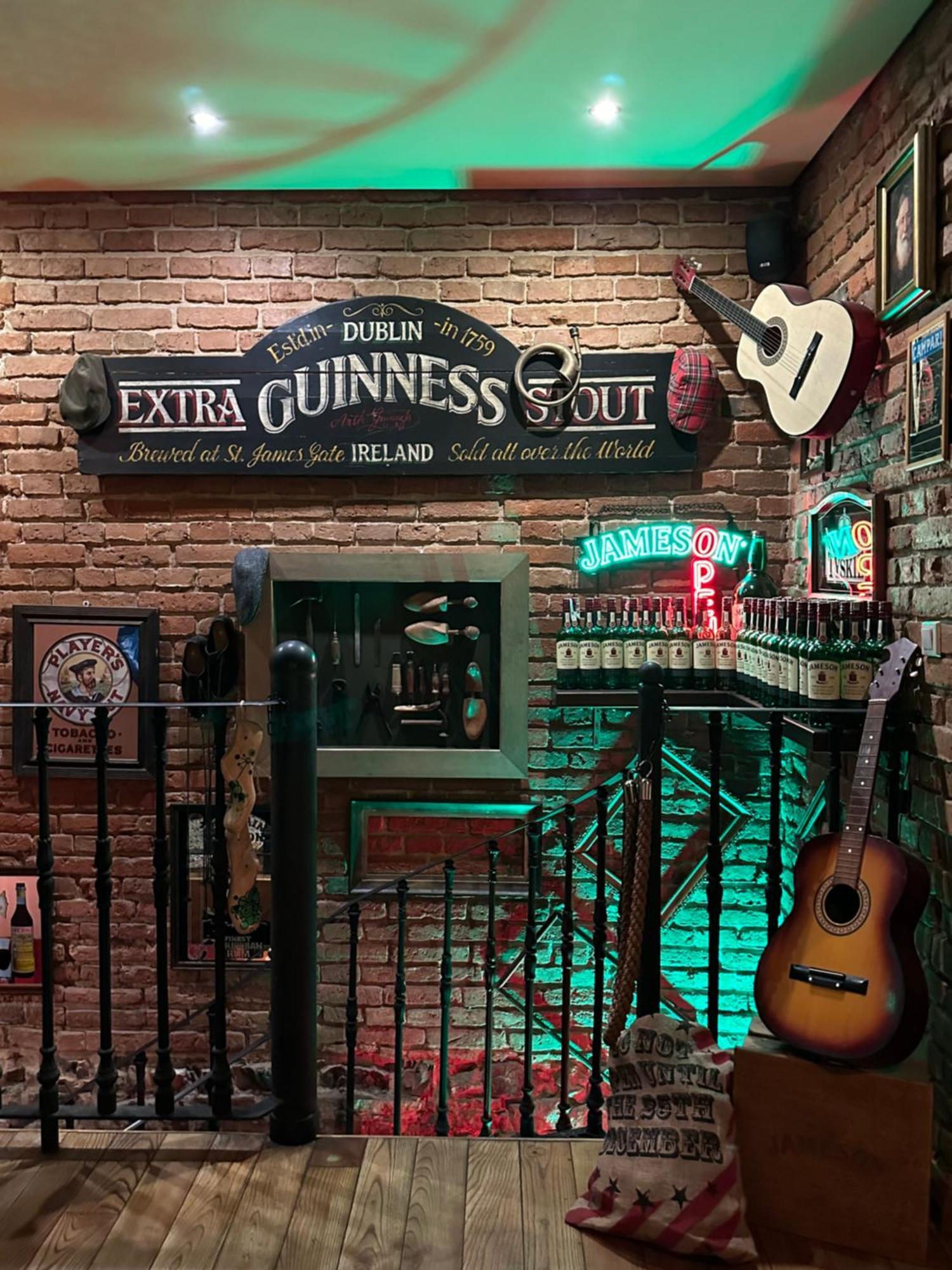 Shoemaker Irish Pub & Accommodation Кельце Экстерьер фото