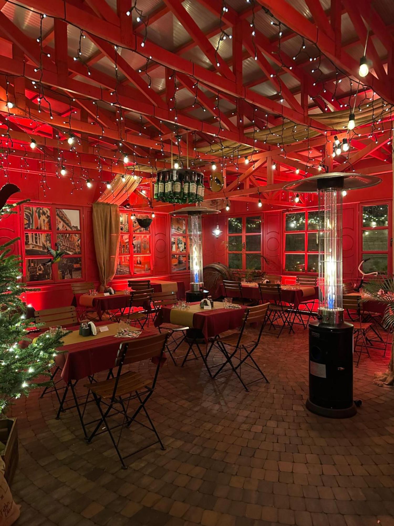 Shoemaker Irish Pub & Accommodation Кельце Экстерьер фото