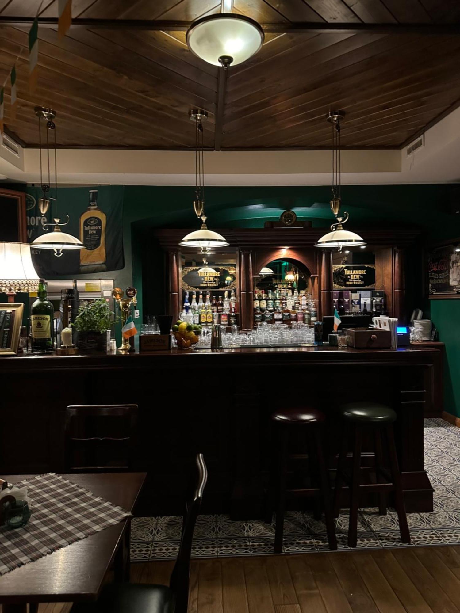 Shoemaker Irish Pub & Accommodation Кельце Экстерьер фото