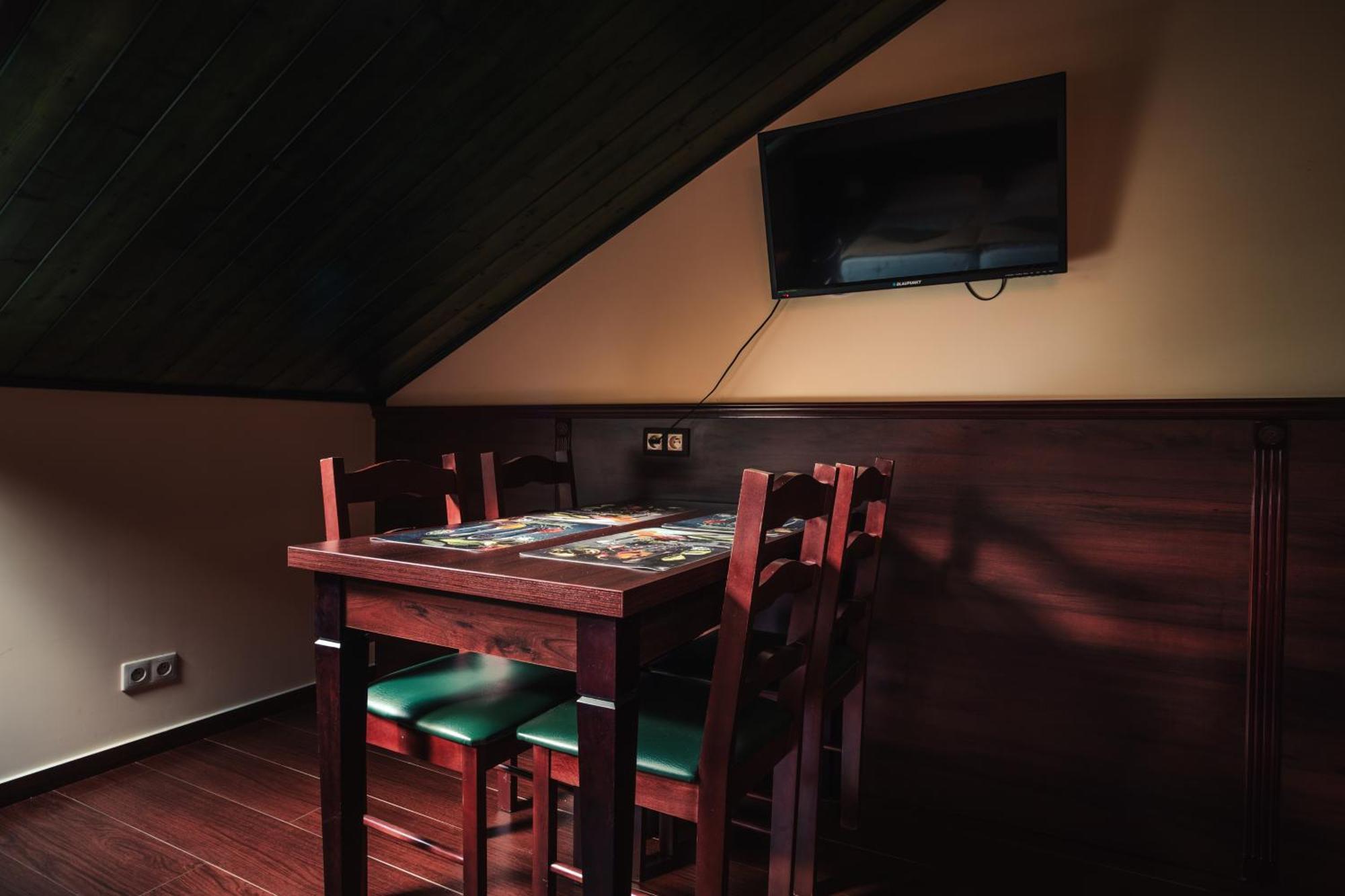Shoemaker Irish Pub & Accommodation Кельце Экстерьер фото
