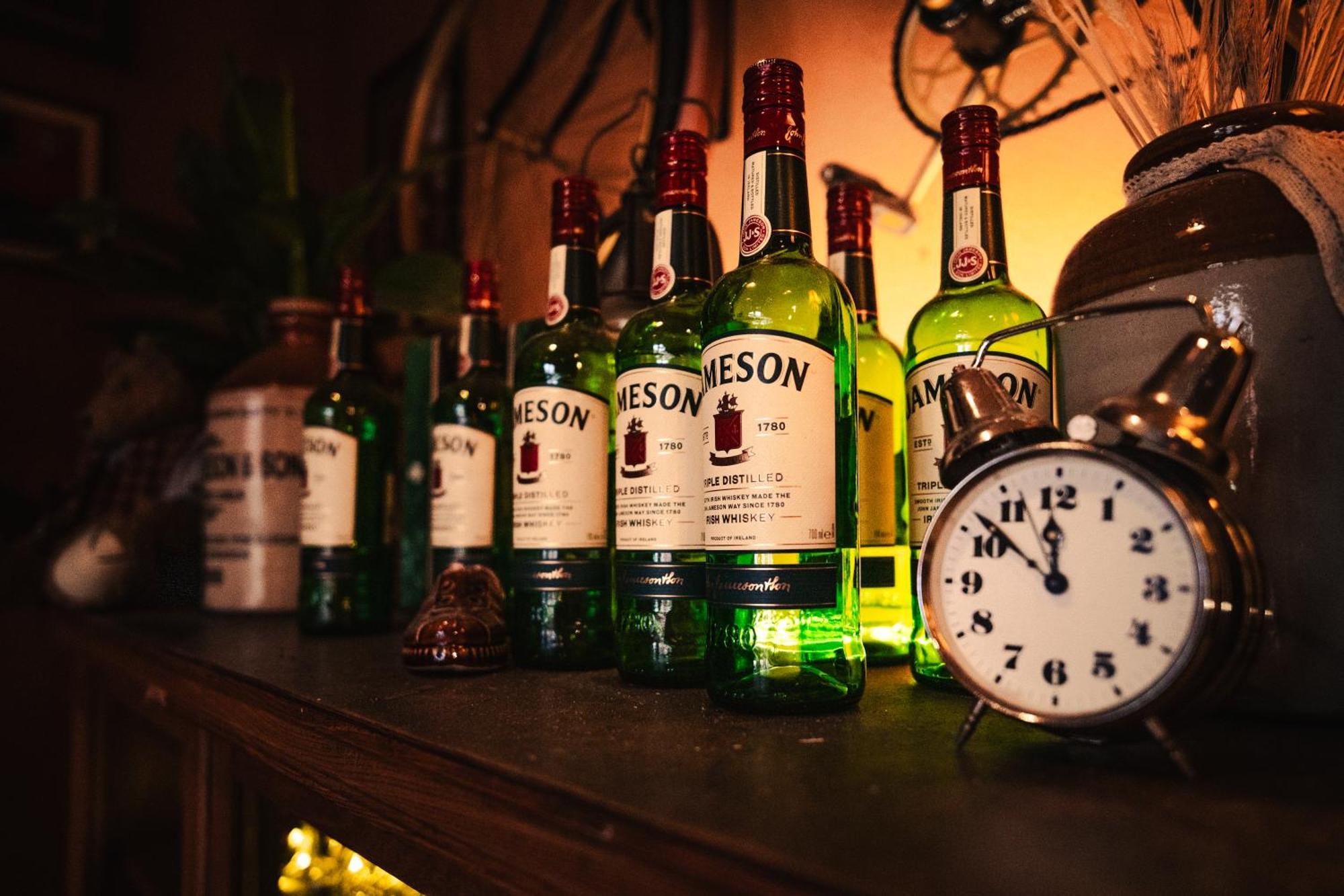 Shoemaker Irish Pub & Accommodation Кельце Экстерьер фото
