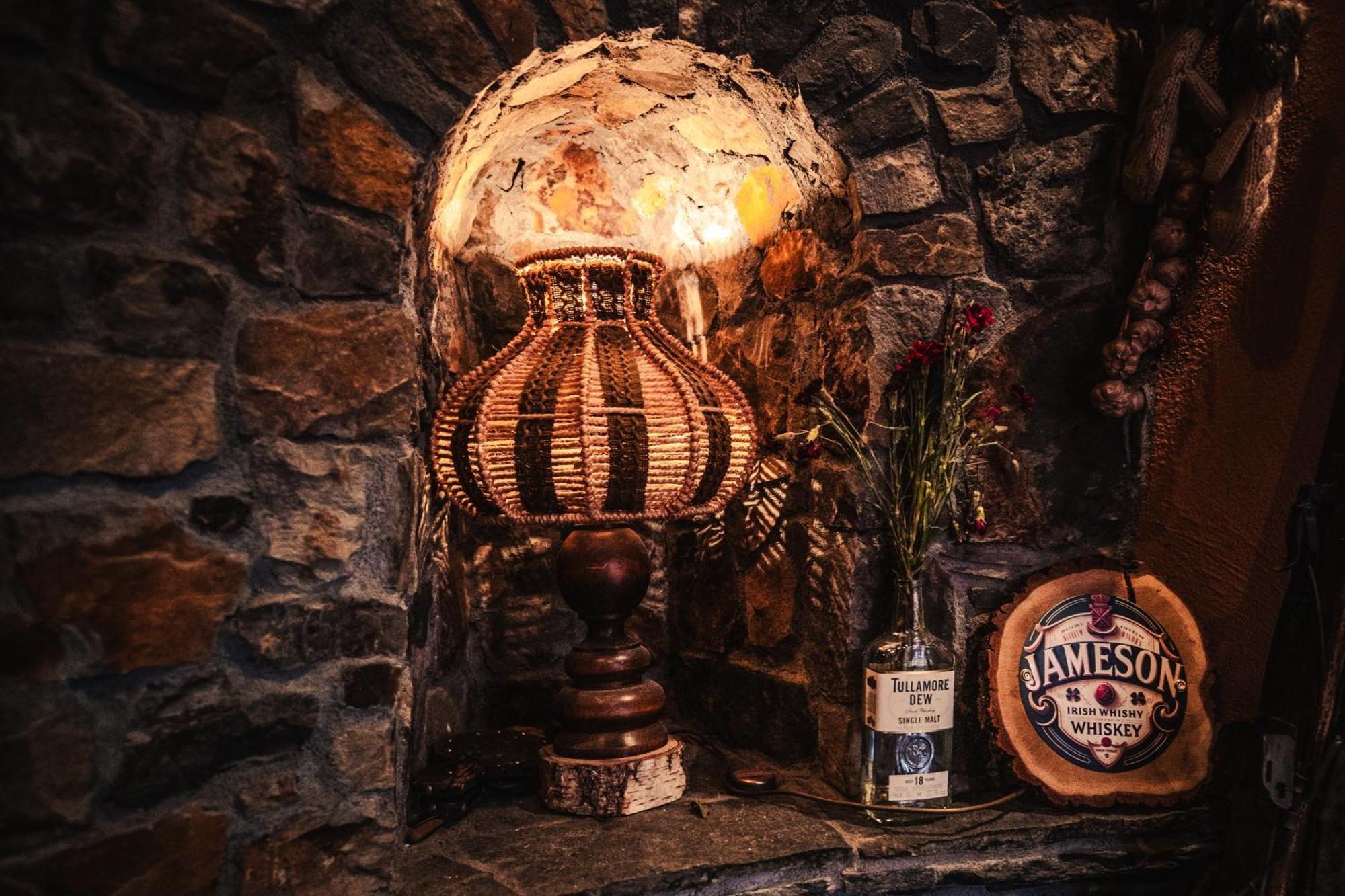 Shoemaker Irish Pub & Accommodation Кельце Экстерьер фото