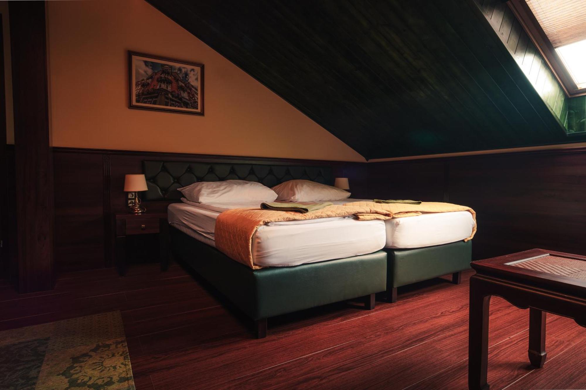 Shoemaker Irish Pub & Accommodation Кельце Экстерьер фото